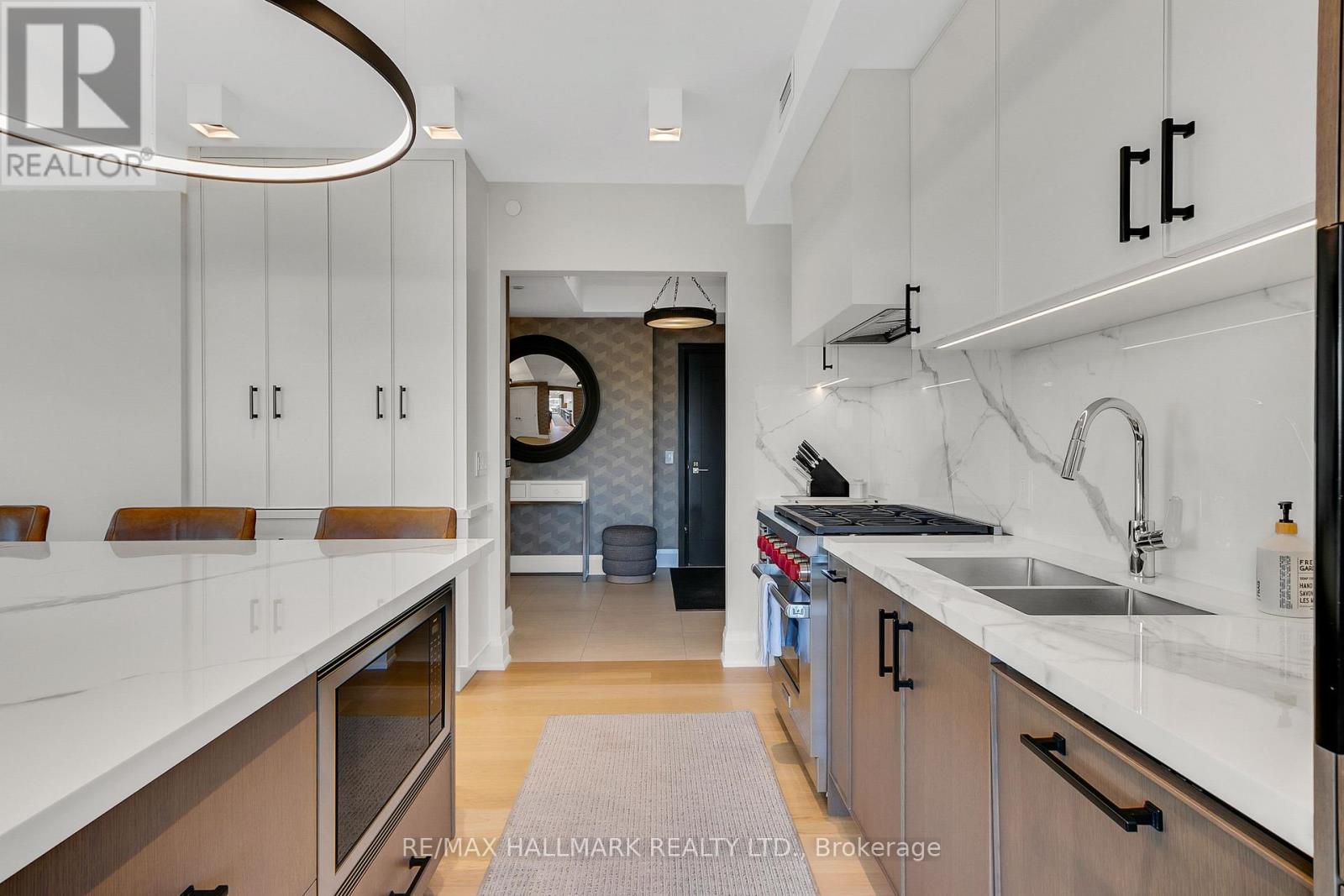 Photo 17 of 406 1700 Avenue Road, Toronto ON