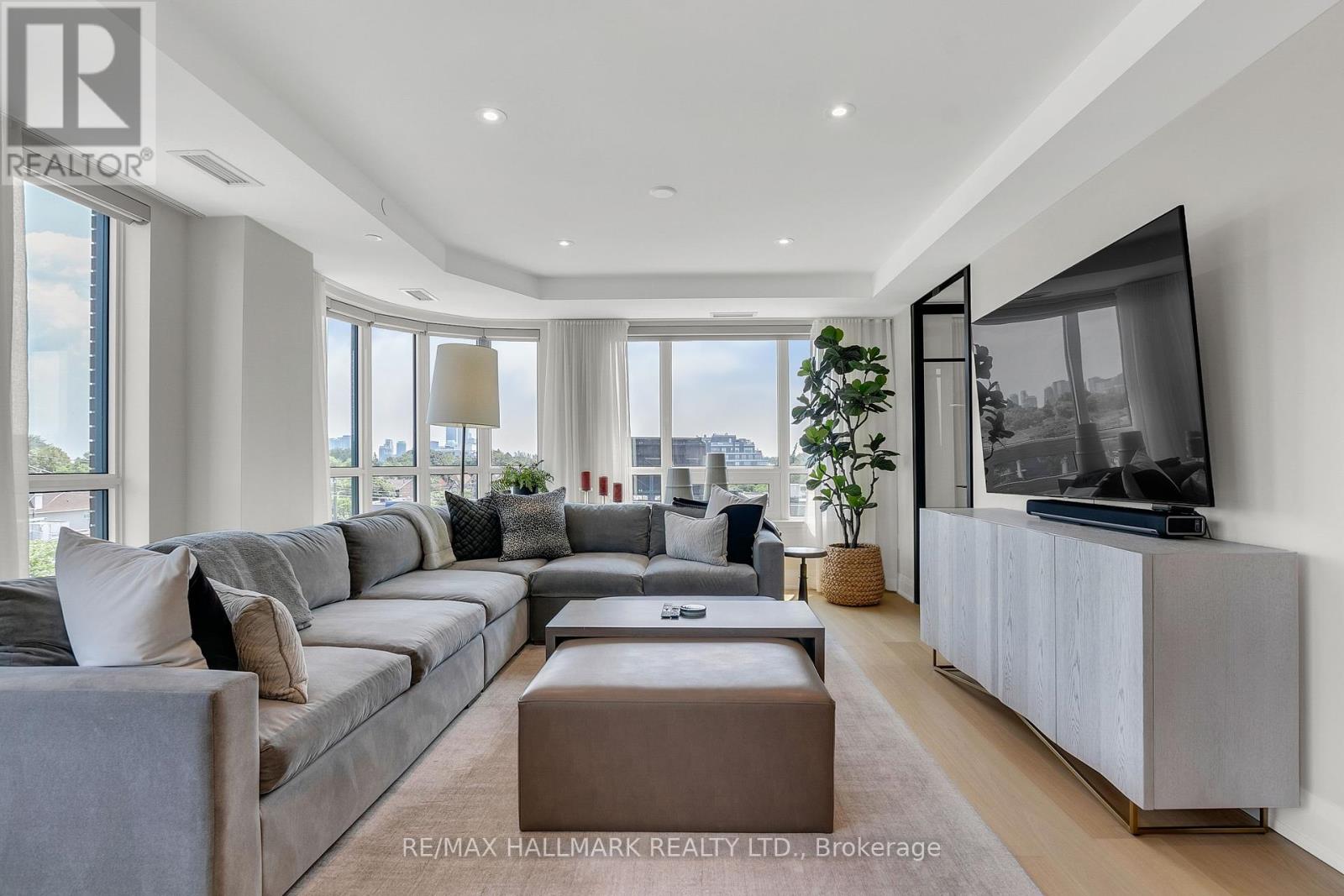 Photo 5 of 406 1700 Avenue Road, Toronto ON