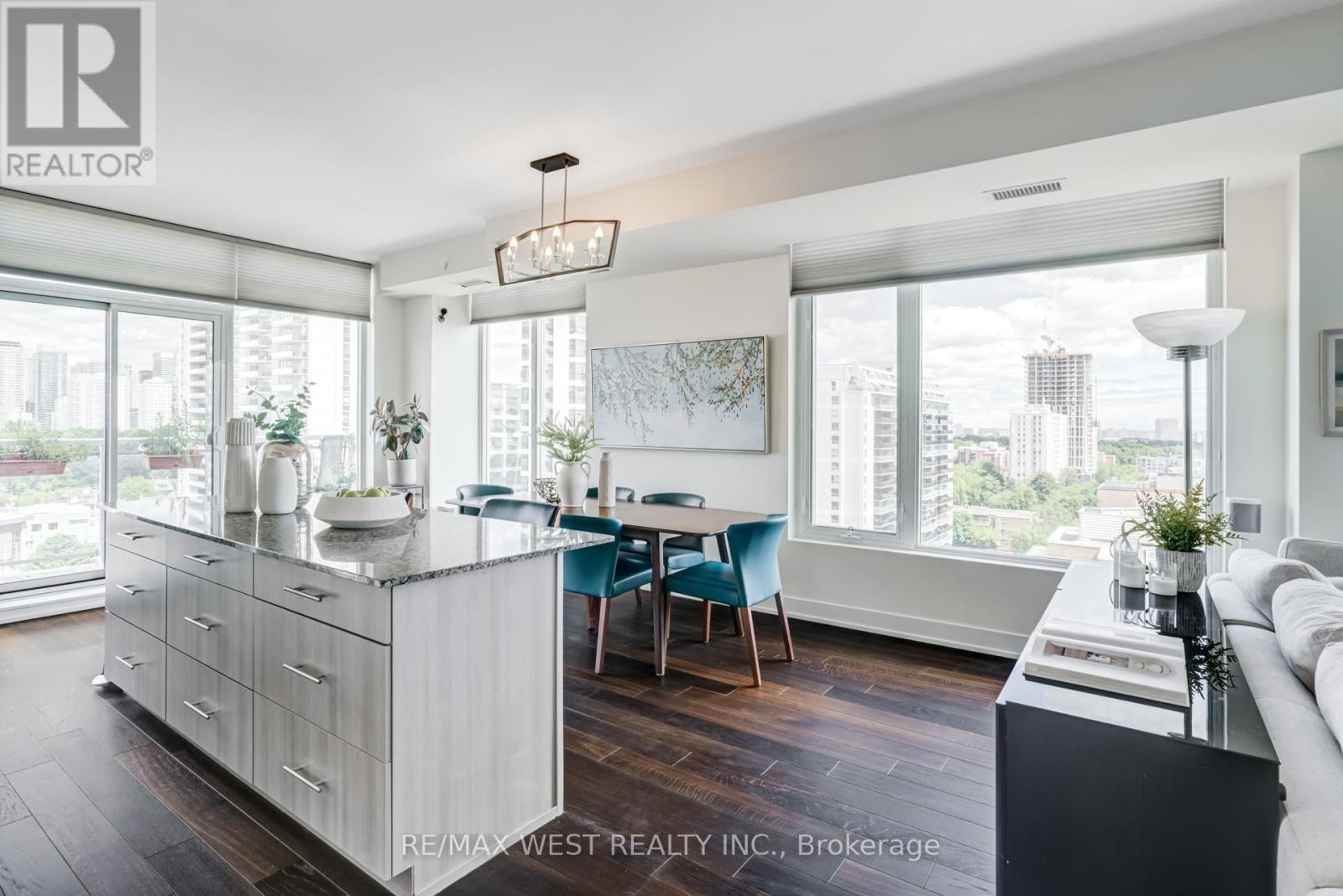 Photo 15 of 1308 68 Merton Street, Toronto ON