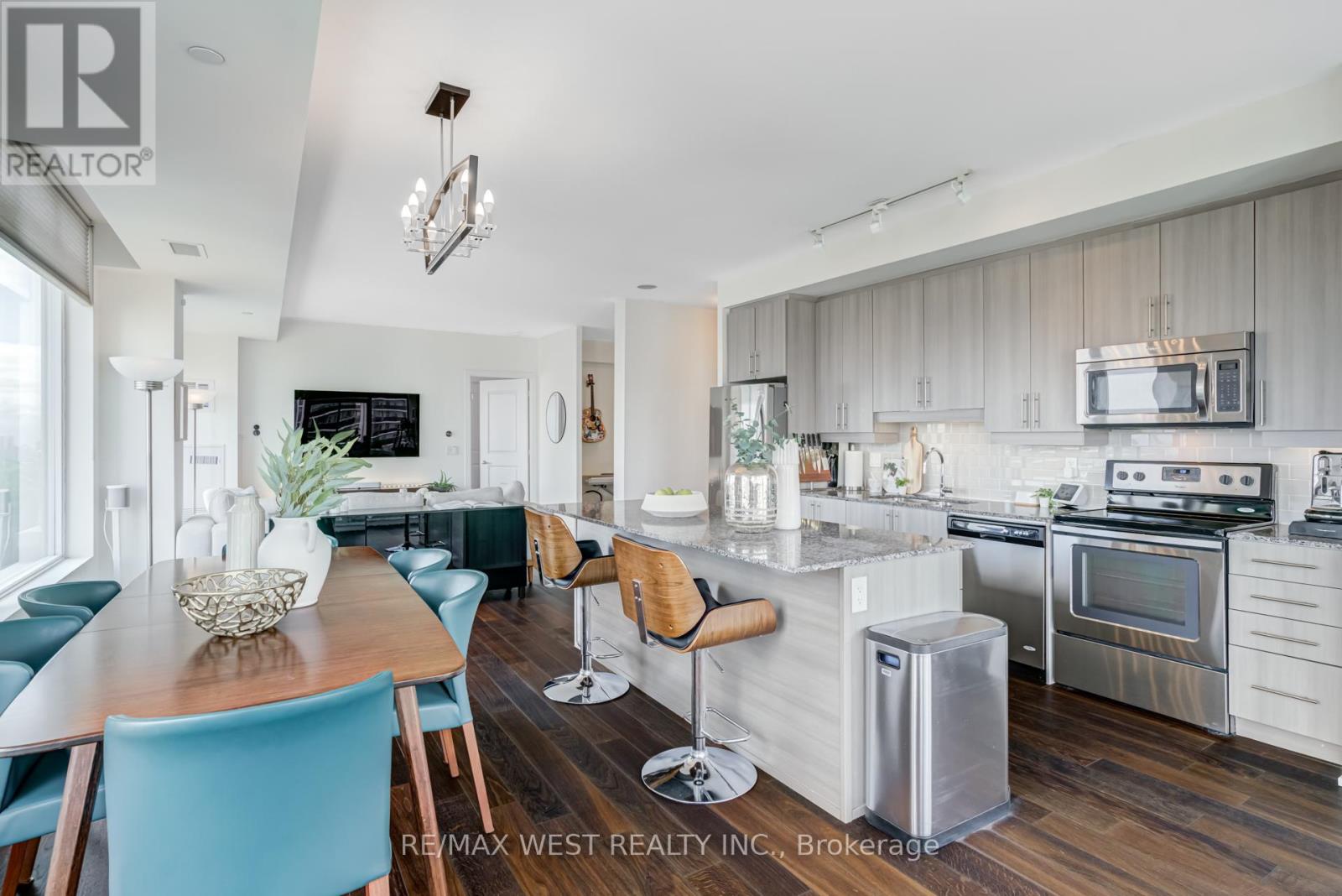 Photo 7 of 1308 68 Merton Street, Toronto ON