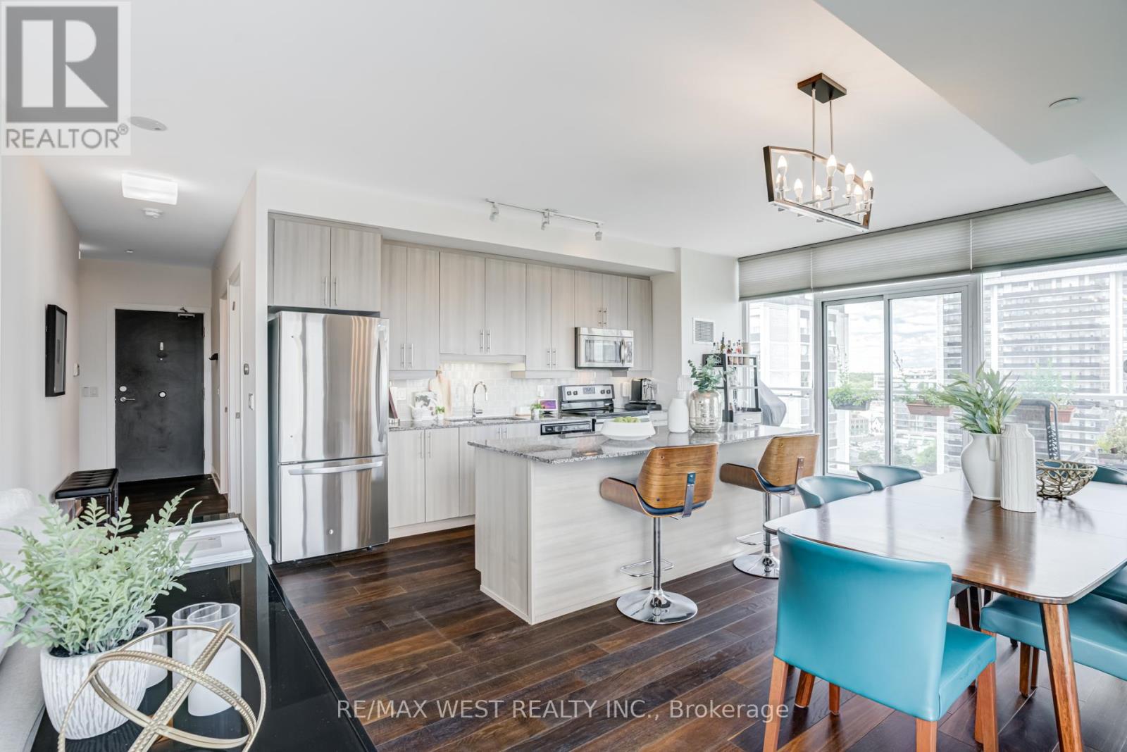 Photo 8 of 1308 68 Merton Street, Toronto ON