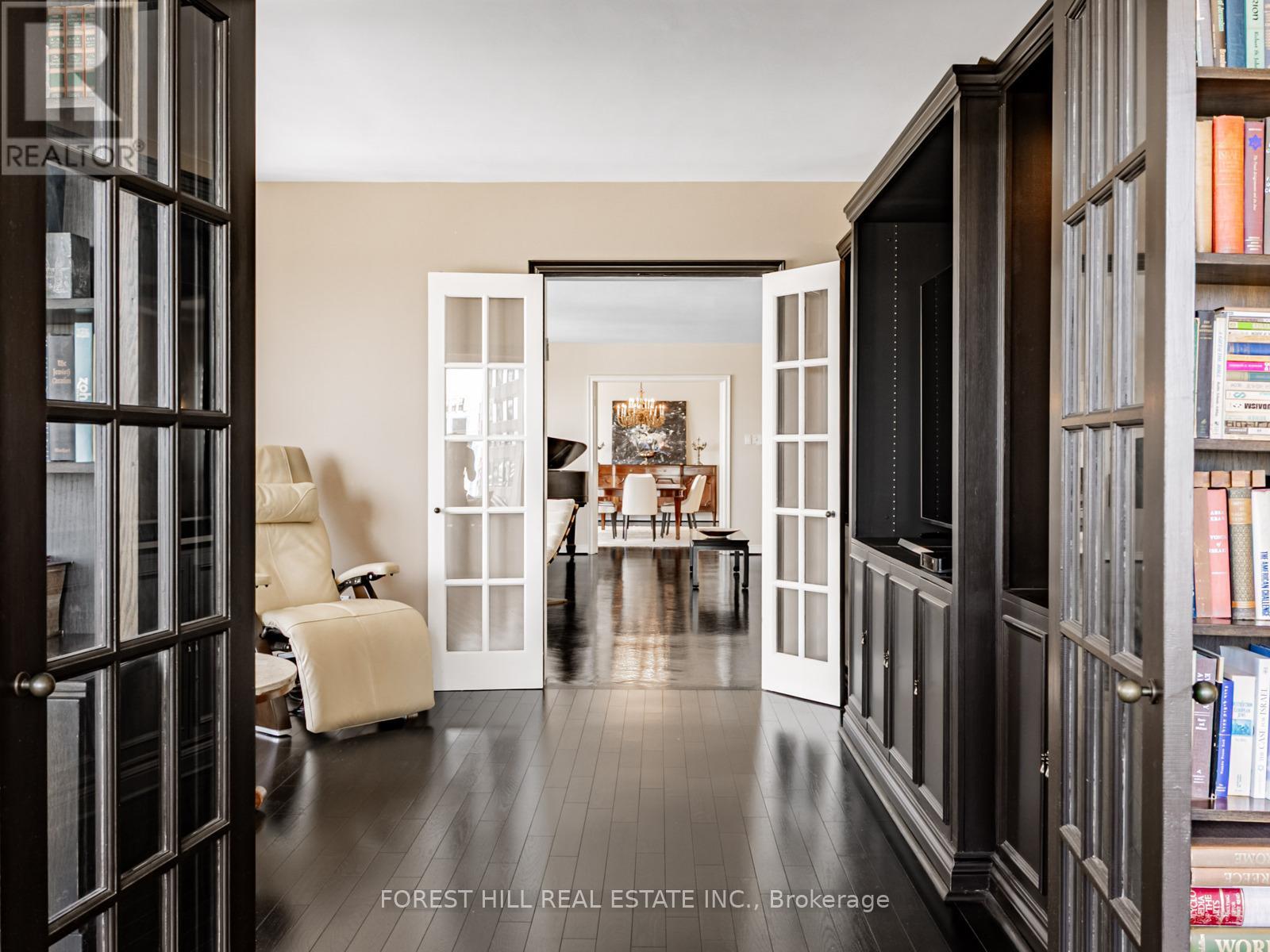 Photo 14 of 1810 1809 175 Cumberland Street, Toronto ON