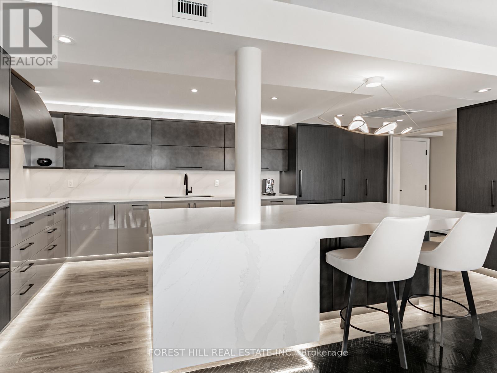 Photo 9 of 1810 1809 175 Cumberland Street, Toronto ON