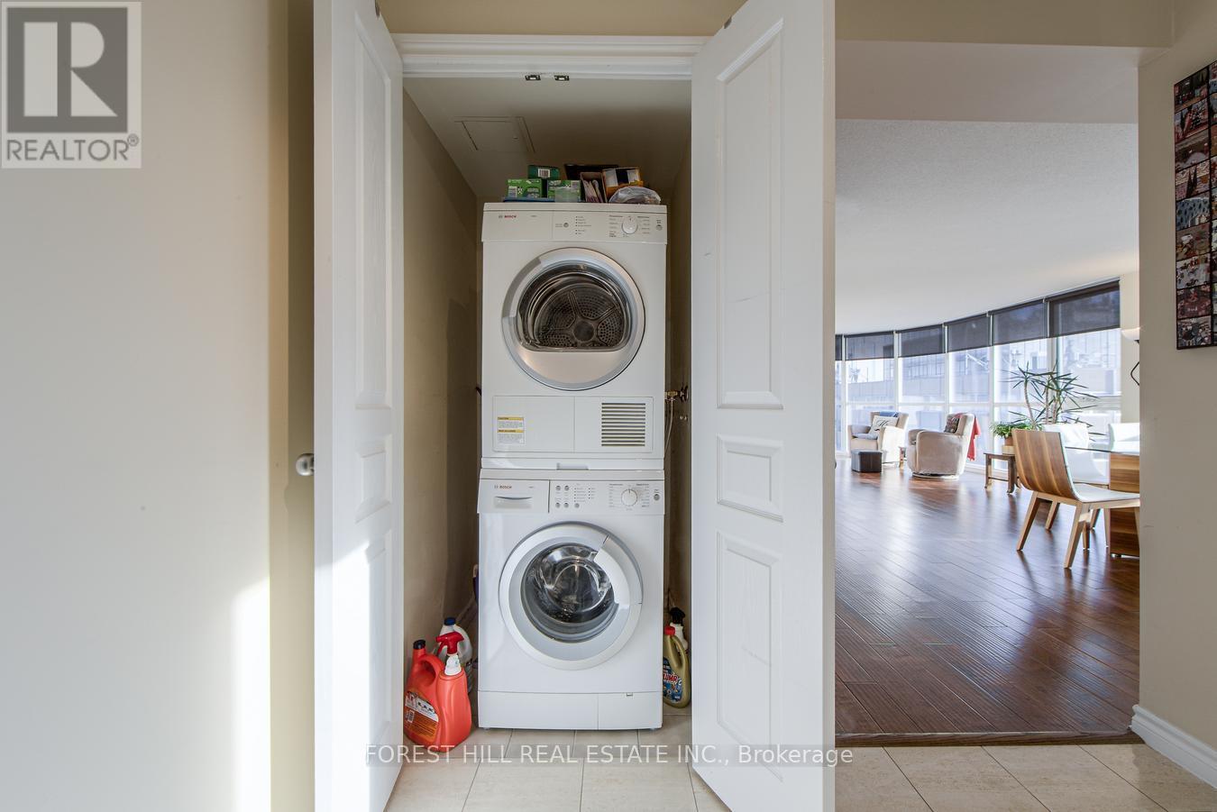 Photo 23 of 1606 801 Bay Street, Toronto ON