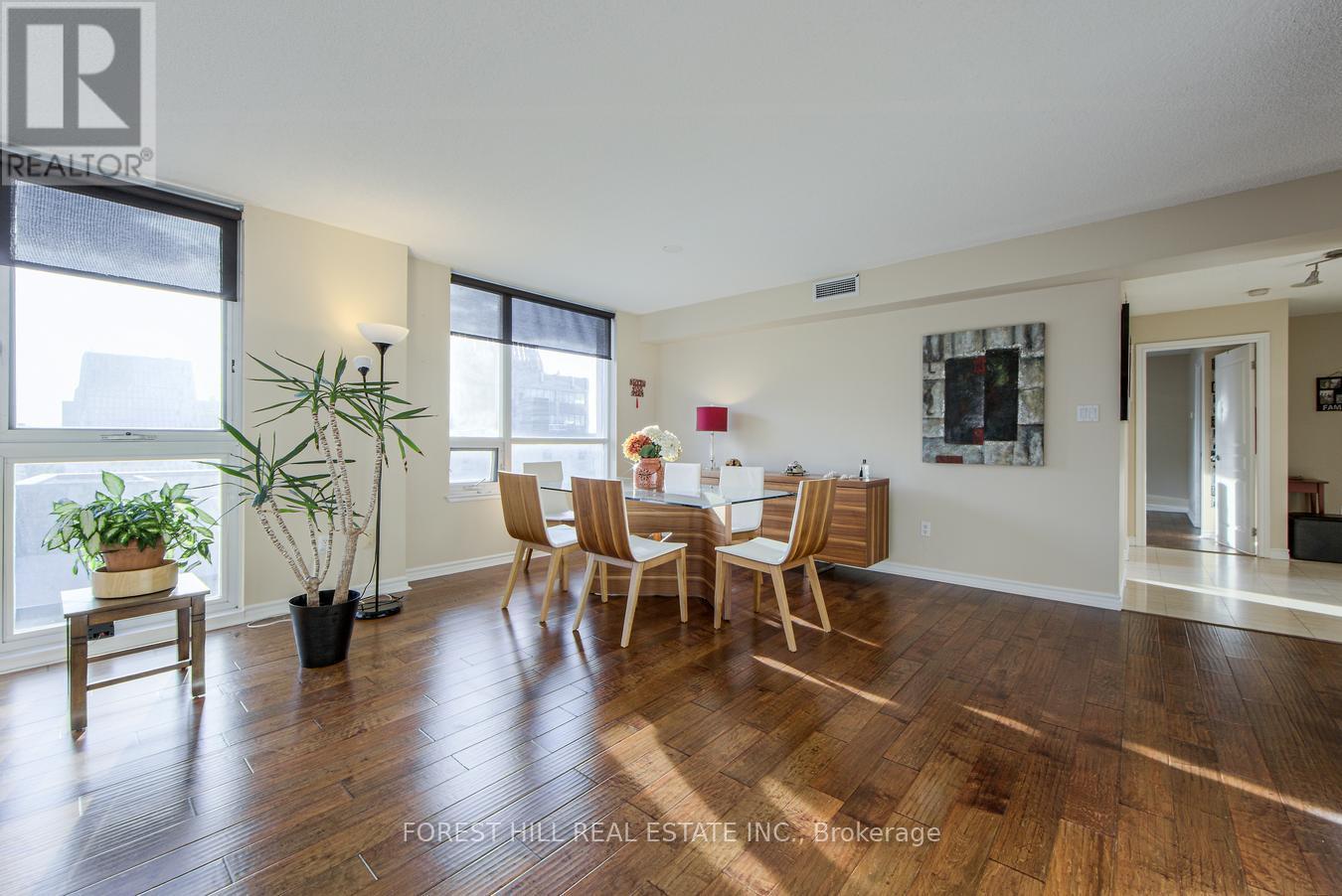 Photo 5 of 1606 801 Bay Street, Toronto ON