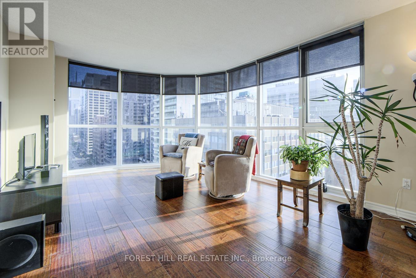 Photo 6 of 1606 801 Bay Street, Toronto ON