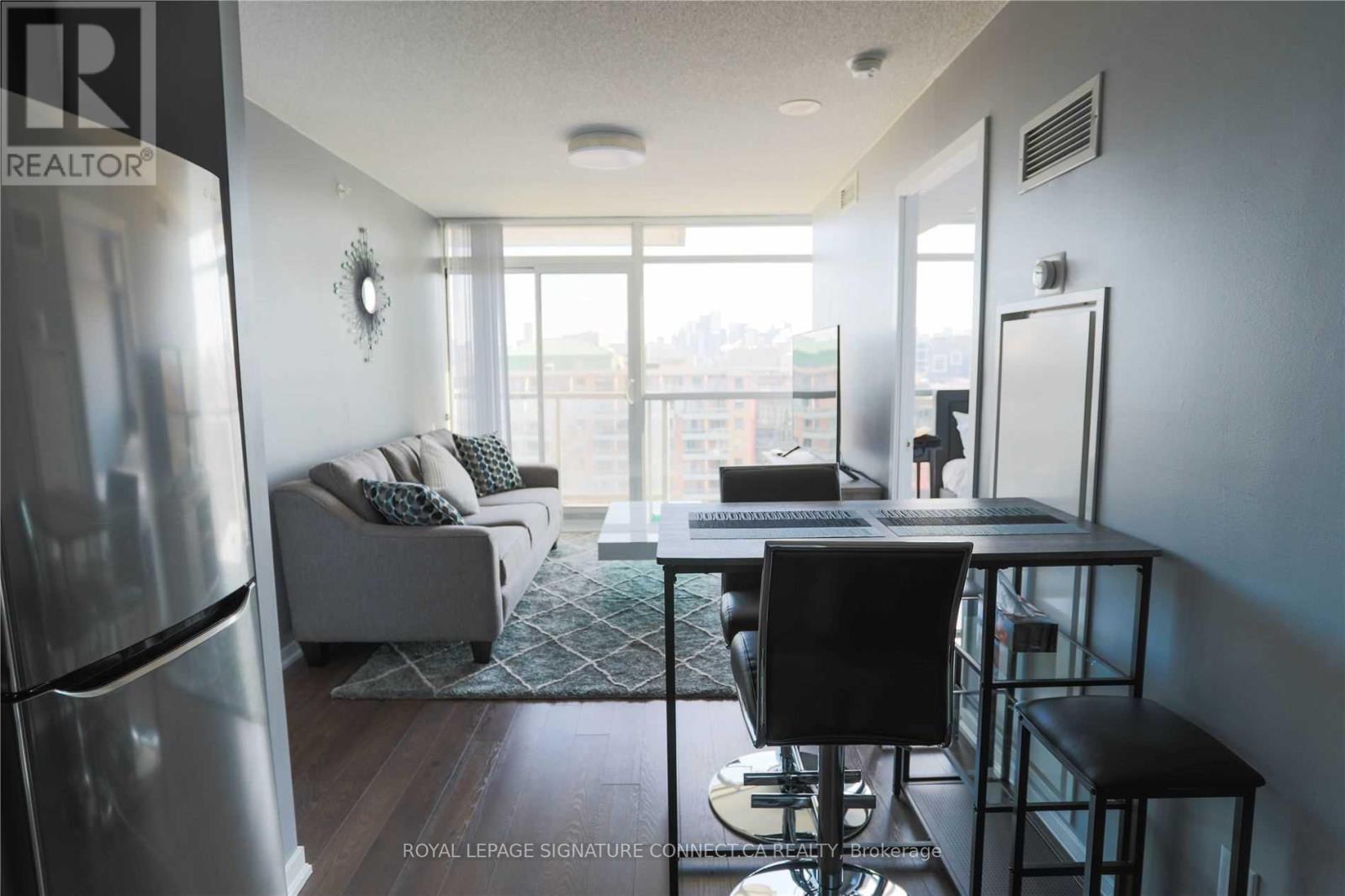 Photo 3 of 1033 68 Abell Street, Toronto ON