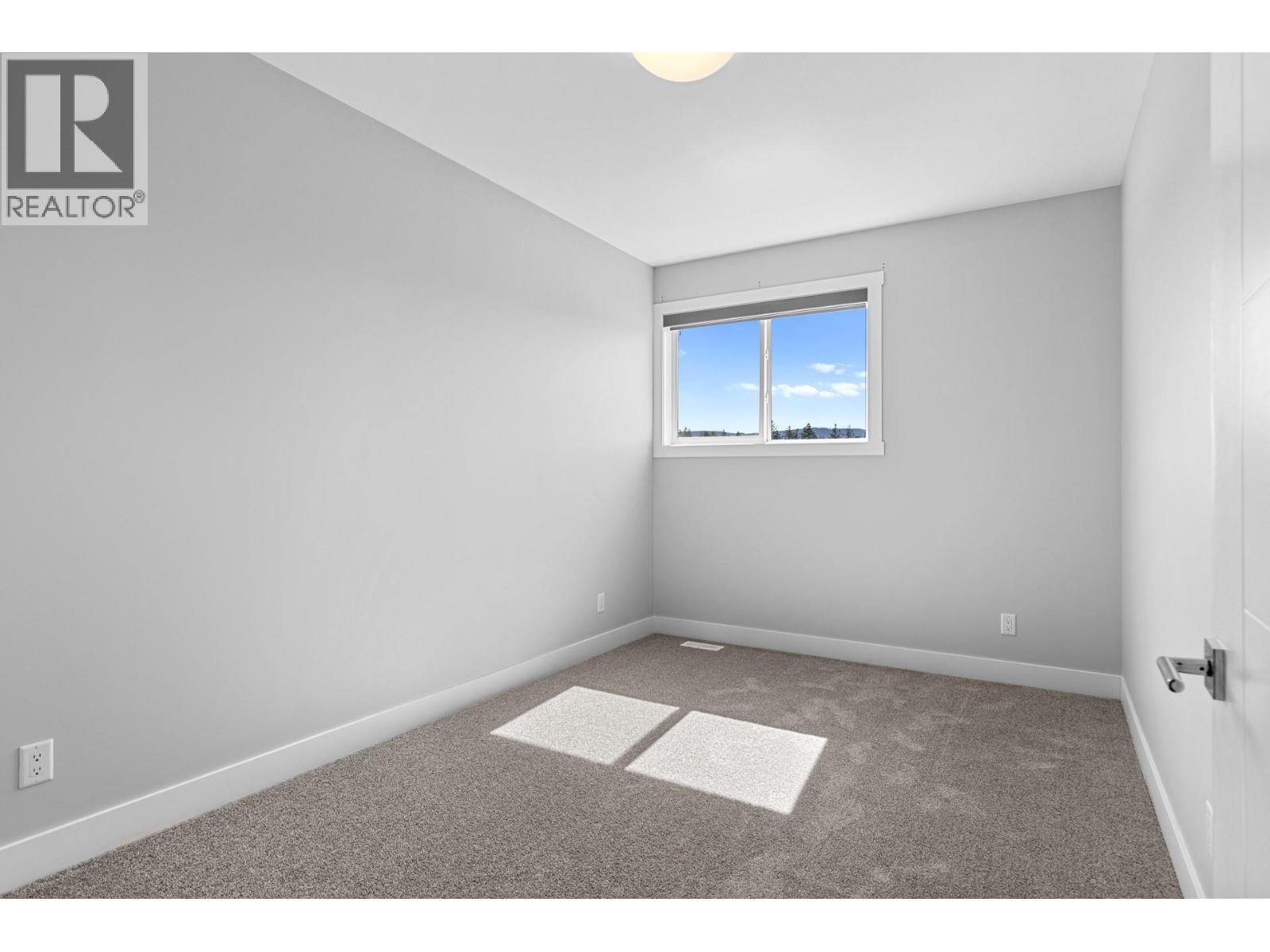  272 Upper Canyon Drive North, Kelowna