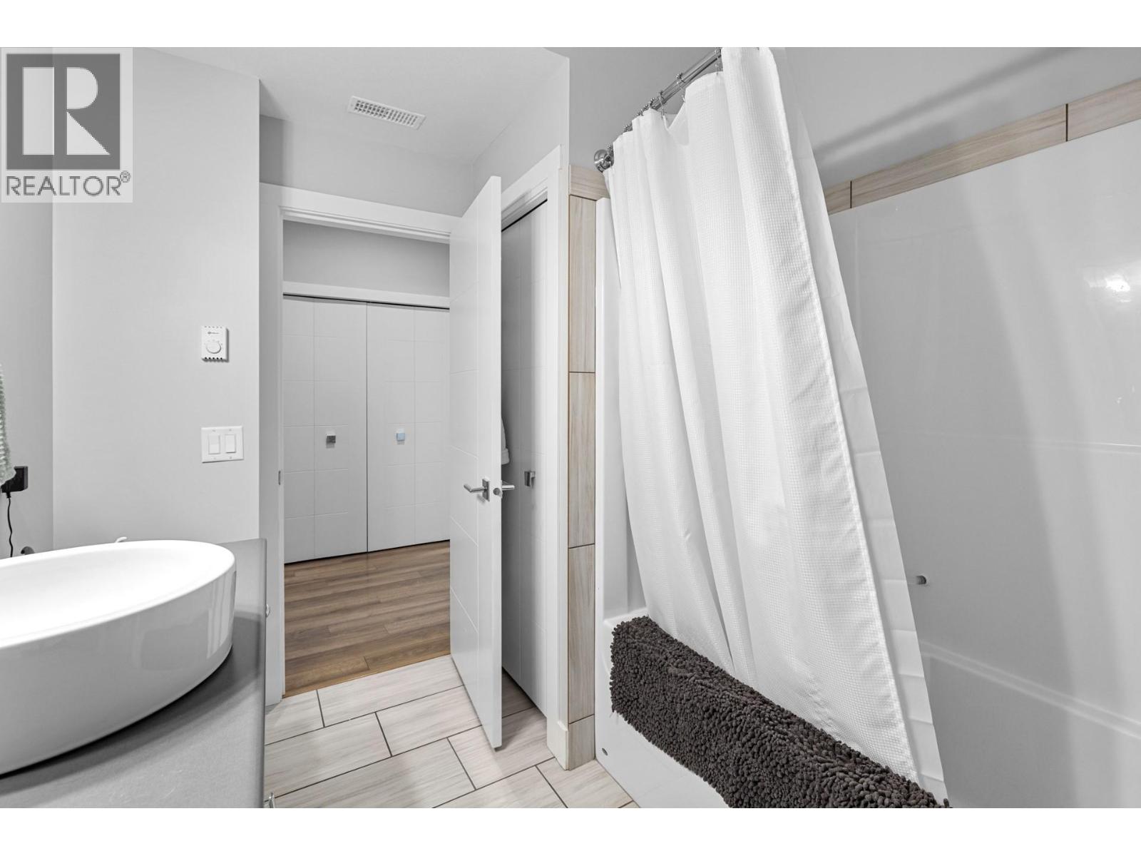  272 Upper Canyon Drive North, Kelowna