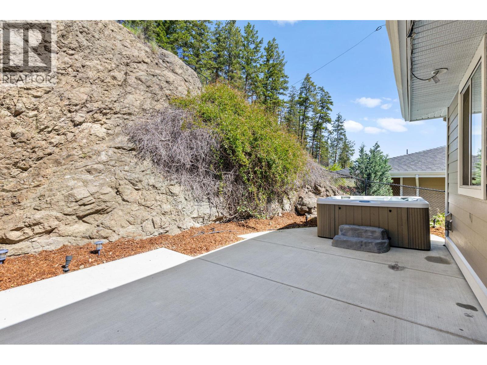  272 Upper Canyon Drive North, Kelowna