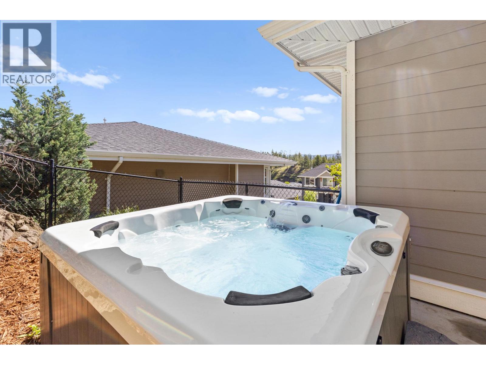  272 Upper Canyon Drive North, Kelowna