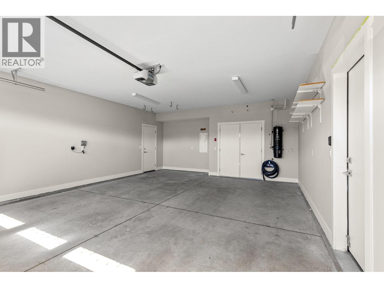  272 Upper Canyon Drive North, Kelowna