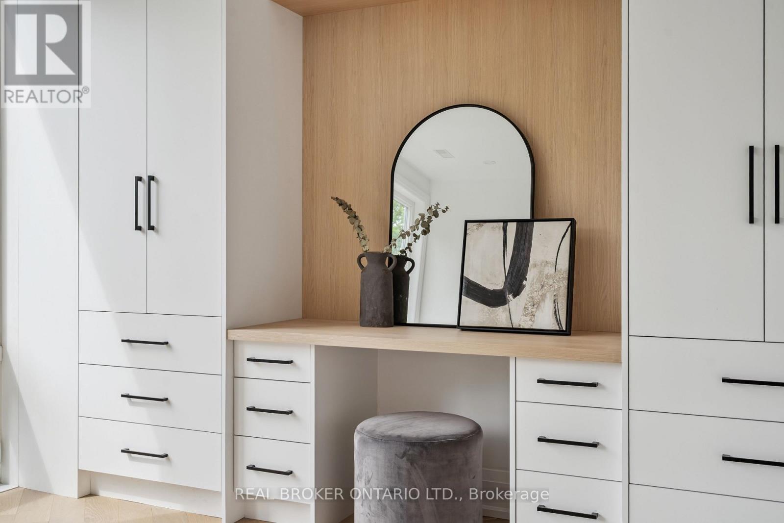 Photo 15 of 98 Hogarth Avenue, Toronto ON