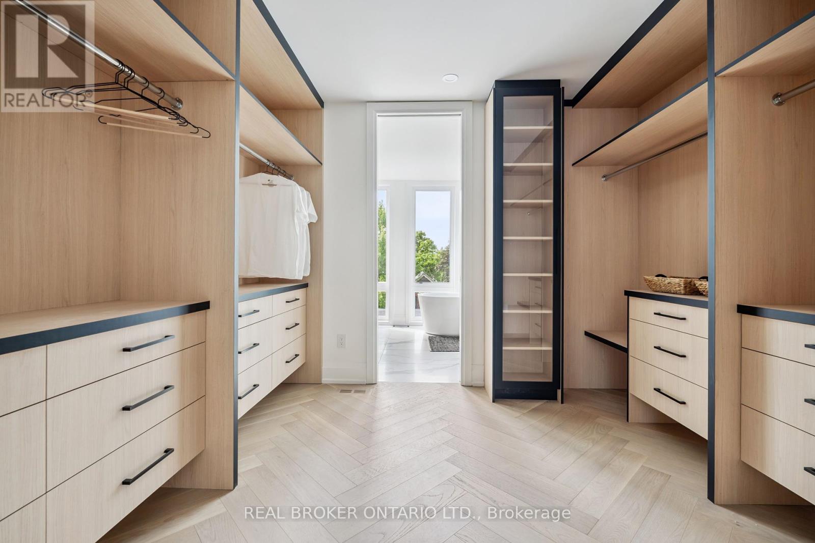 Photo 28 of 98 Hogarth Avenue, Toronto ON