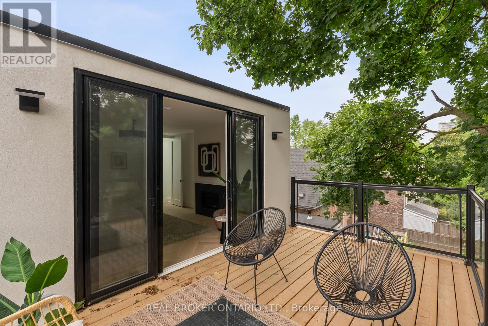 Photo 44 of 98 Hogarth Avenue, Toronto ON