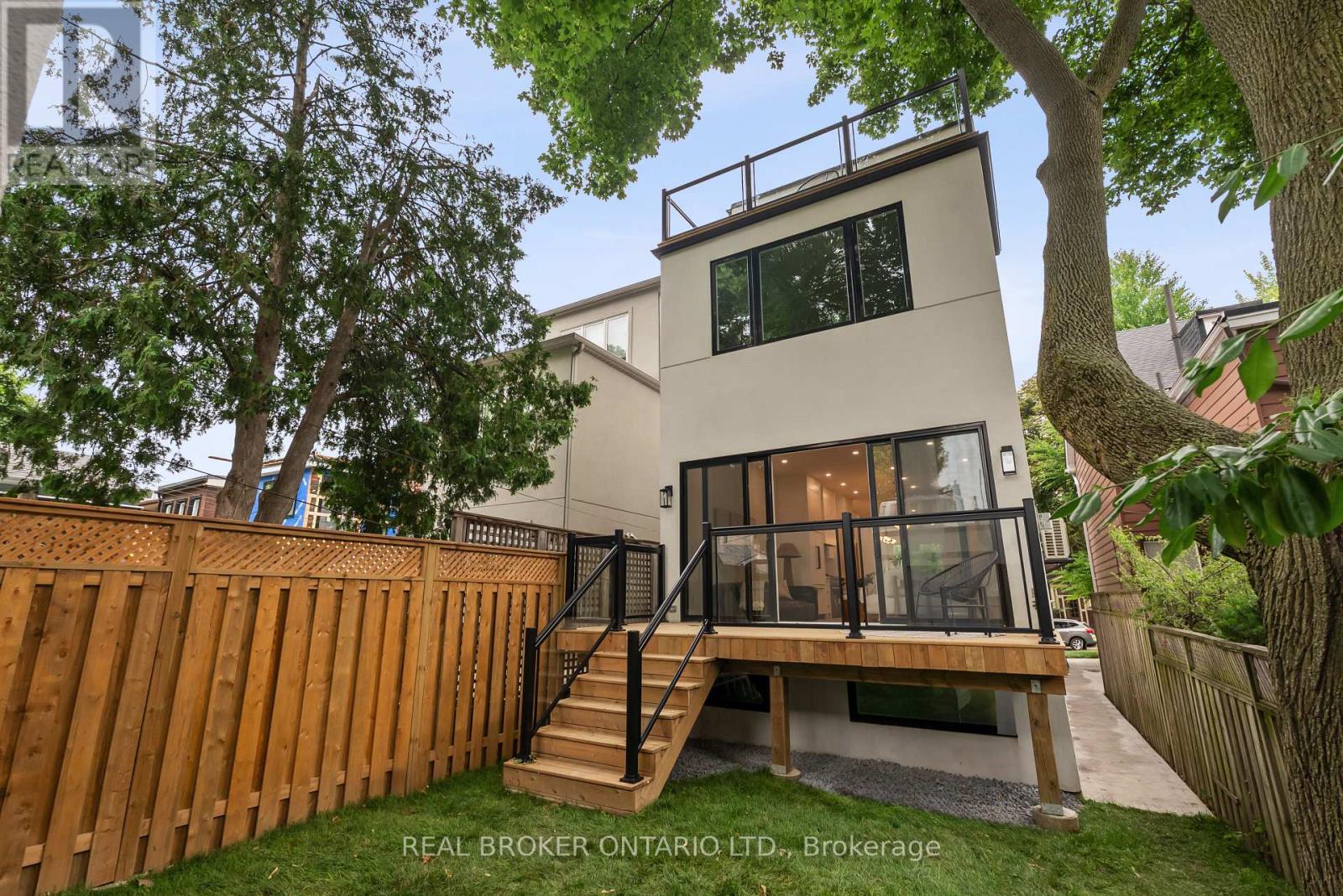 Photo 46 of 98 Hogarth Avenue, Toronto ON