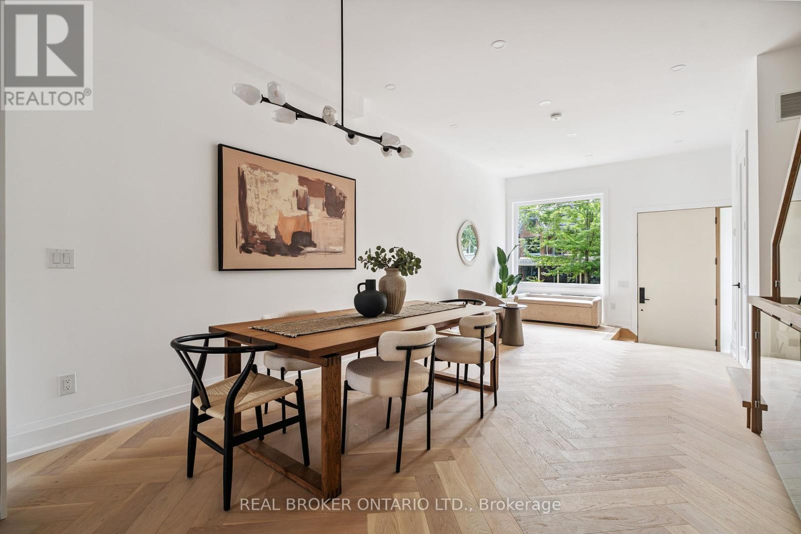 Photo 7 of 98 Hogarth Avenue, Toronto ON