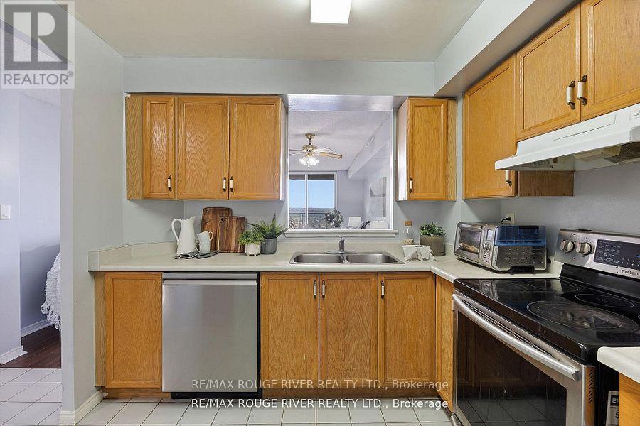 Photo 4 of 1804 400 Mclevin Avenue, Toronto ON