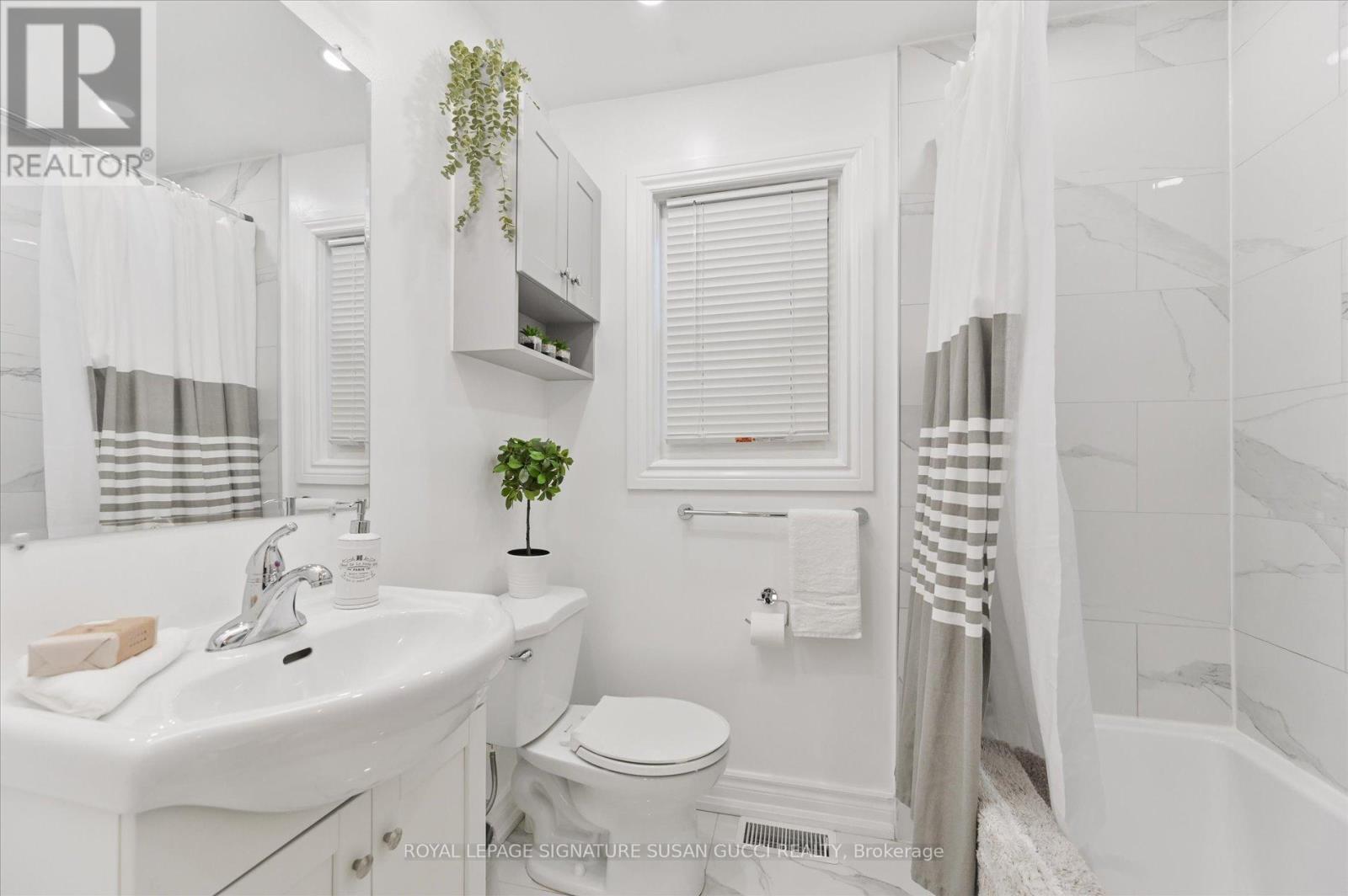 Photo 17 of 90 Meighen Avenue, Toronto ON