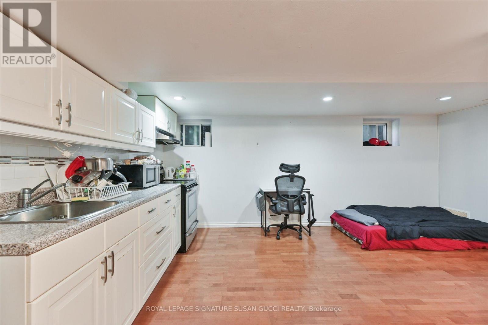 Photo 22 of 90 Meighen Avenue, Toronto ON