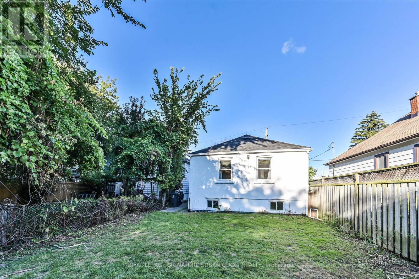 Photo 31 of 90 Meighen Avenue, Toronto ON