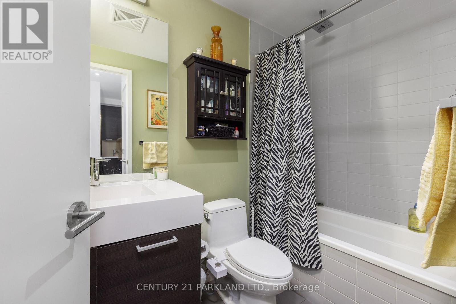 Photo 18 of 720 90 Broadview Avenue, Toronto ON