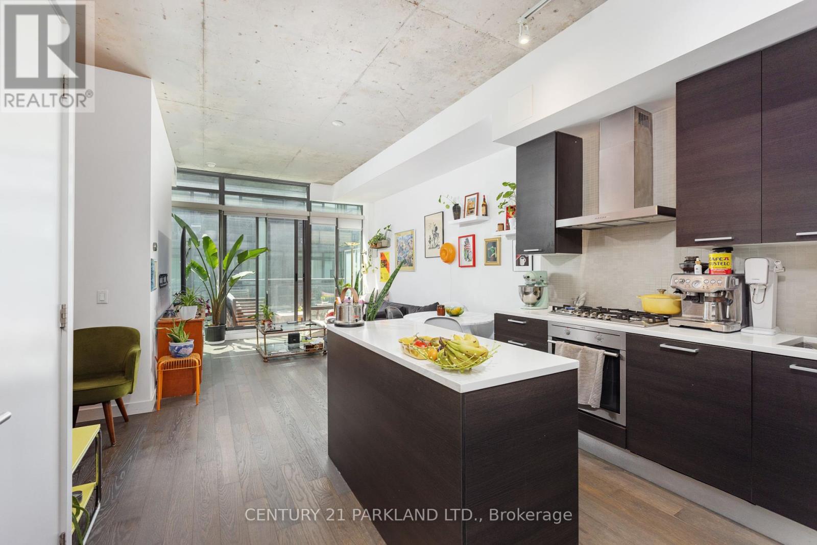 Photo 6 of 720 90 Broadview Avenue, Toronto ON