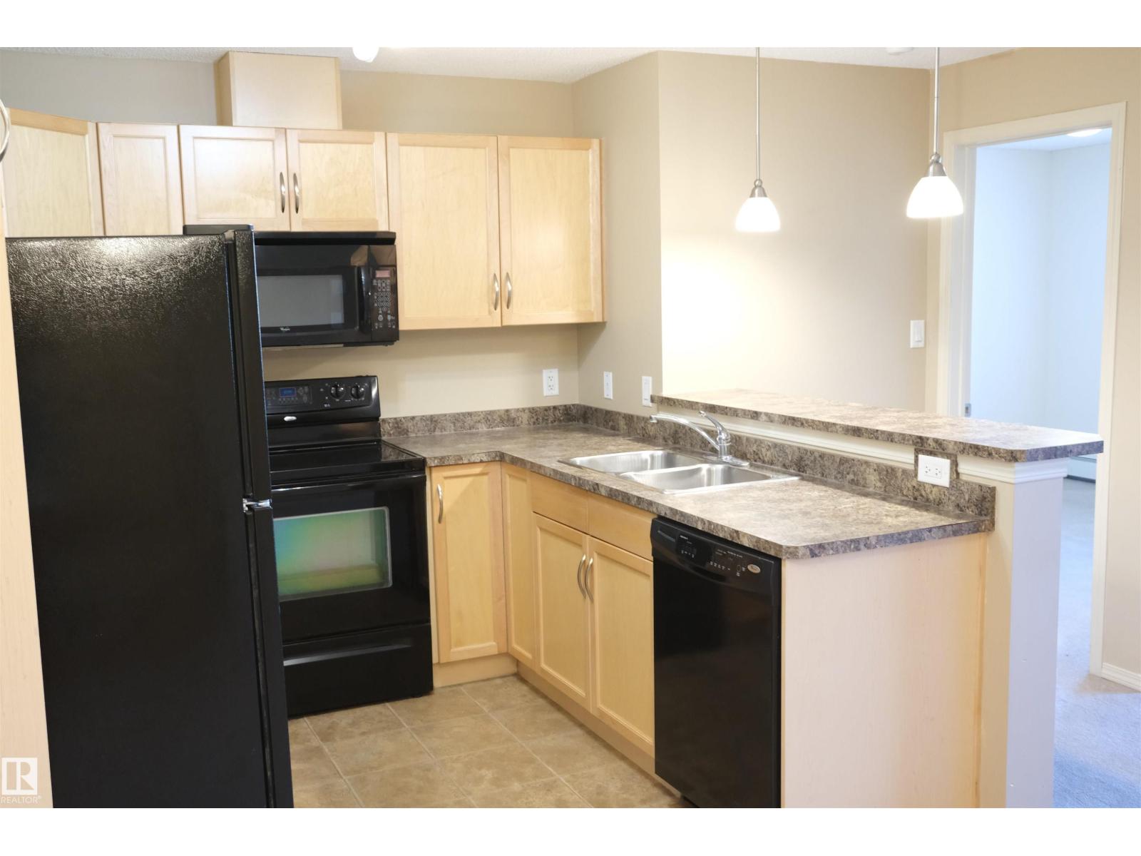 Photo 8 of 223 5951 165 Av Nw, Edmonton AB