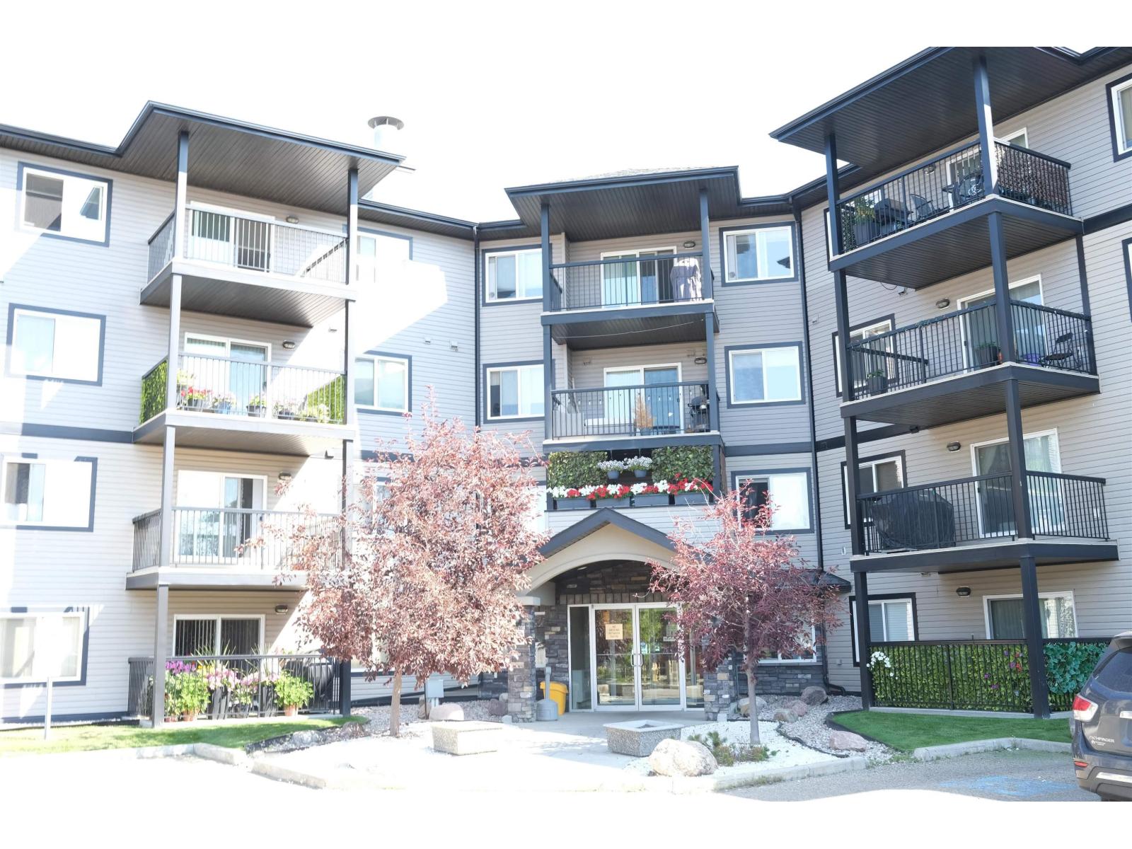 Photo 1 of 223 5951 165 Av Nw, Edmonton AB
