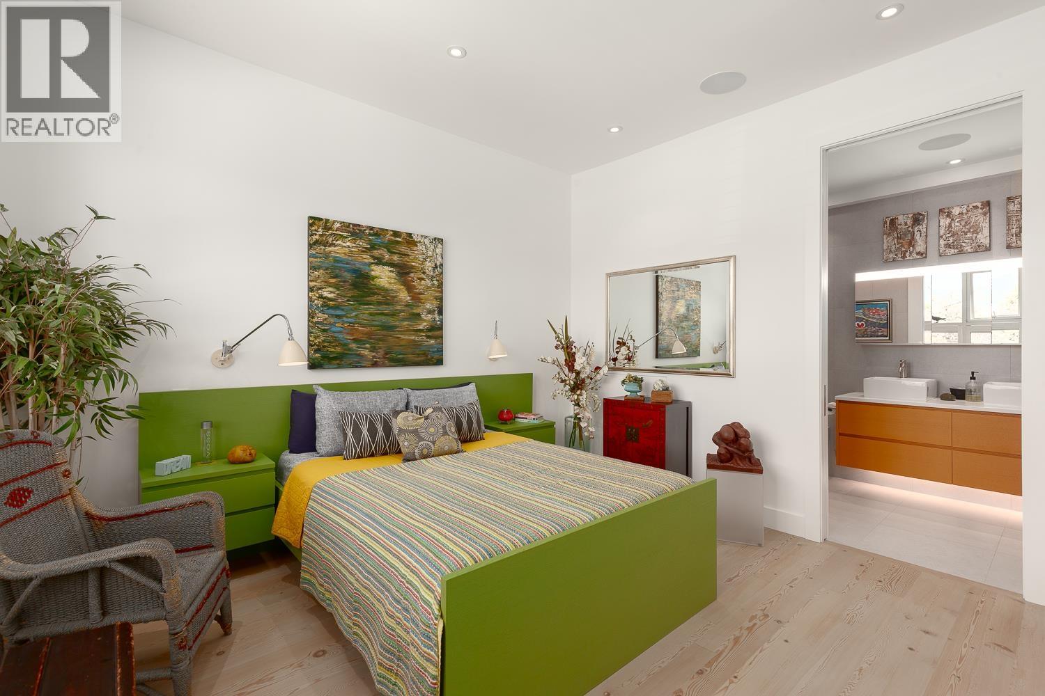Photo 23 of 708 Heatley Avenue, Vancouver BC