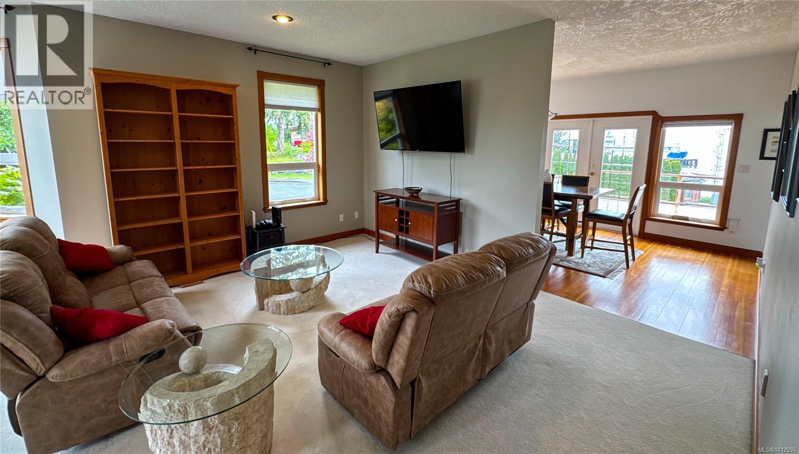 Photo 12 of 7085 Shorncliffe Ave, Port Hardy BC
