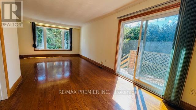 Photo 11 of Main 60 Maralim Road, Richmond Hill ON
