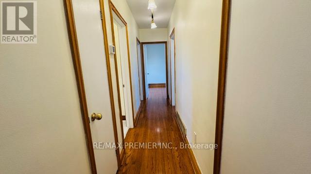 Photo 17 of Main 60 Maralim Road, Richmond Hill ON