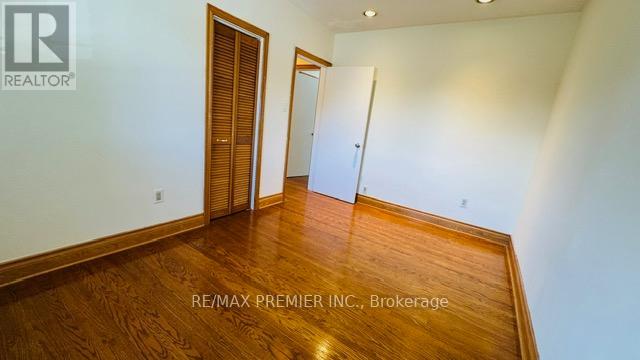 Photo 18 of Main 60 Maralim Road, Richmond Hill ON
