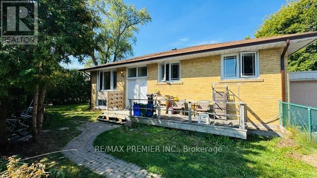 Photo 2 of Main 60 Maralim Road, Richmond Hill ON