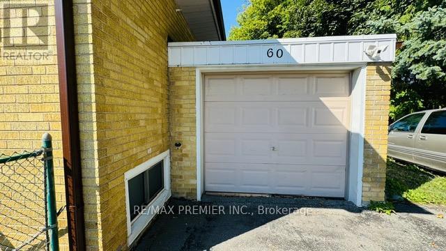 Photo 3 of Main 60 Maralim Road, Richmond Hill ON