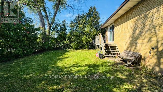 Photo 4 of Main 60 Maralim Road, Richmond Hill ON