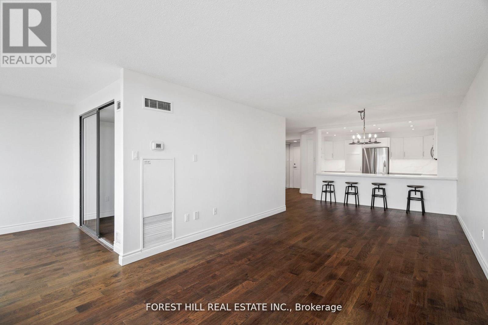 Photo 12 of 1203 7601 Bathurst Street, Vaughan ON