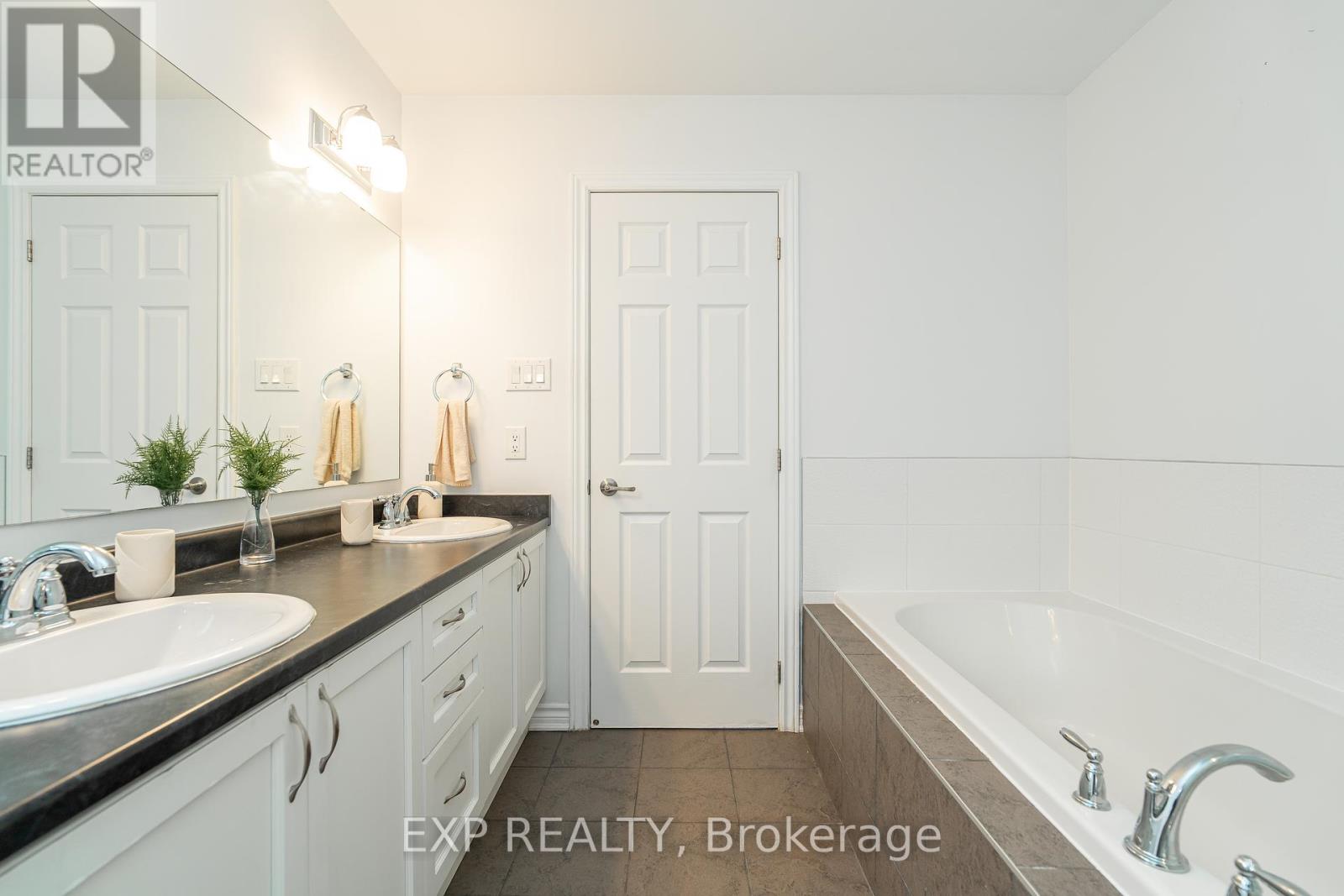 Photo 22 of 25 Solaris Drive, Ottawa ON