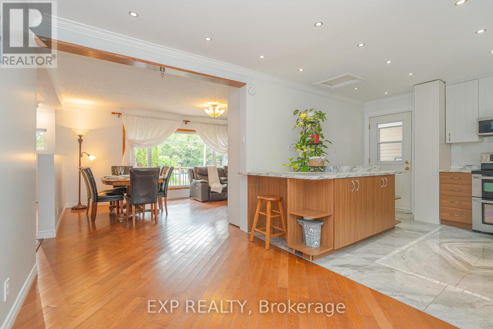 Photo 10 of 1807 Second Line Road, Ottawa ON