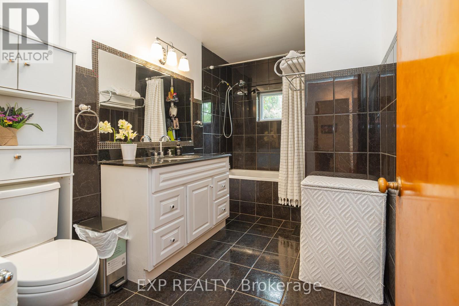 Photo 16 of 1807 Second Line Road, Ottawa ON