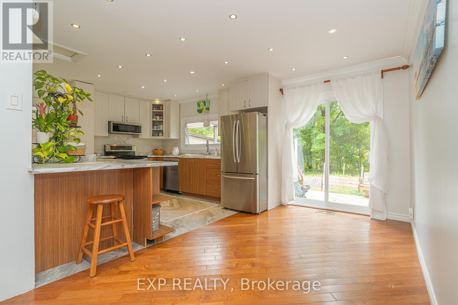 Photo 8 of 1807 Second Line Road, Ottawa ON