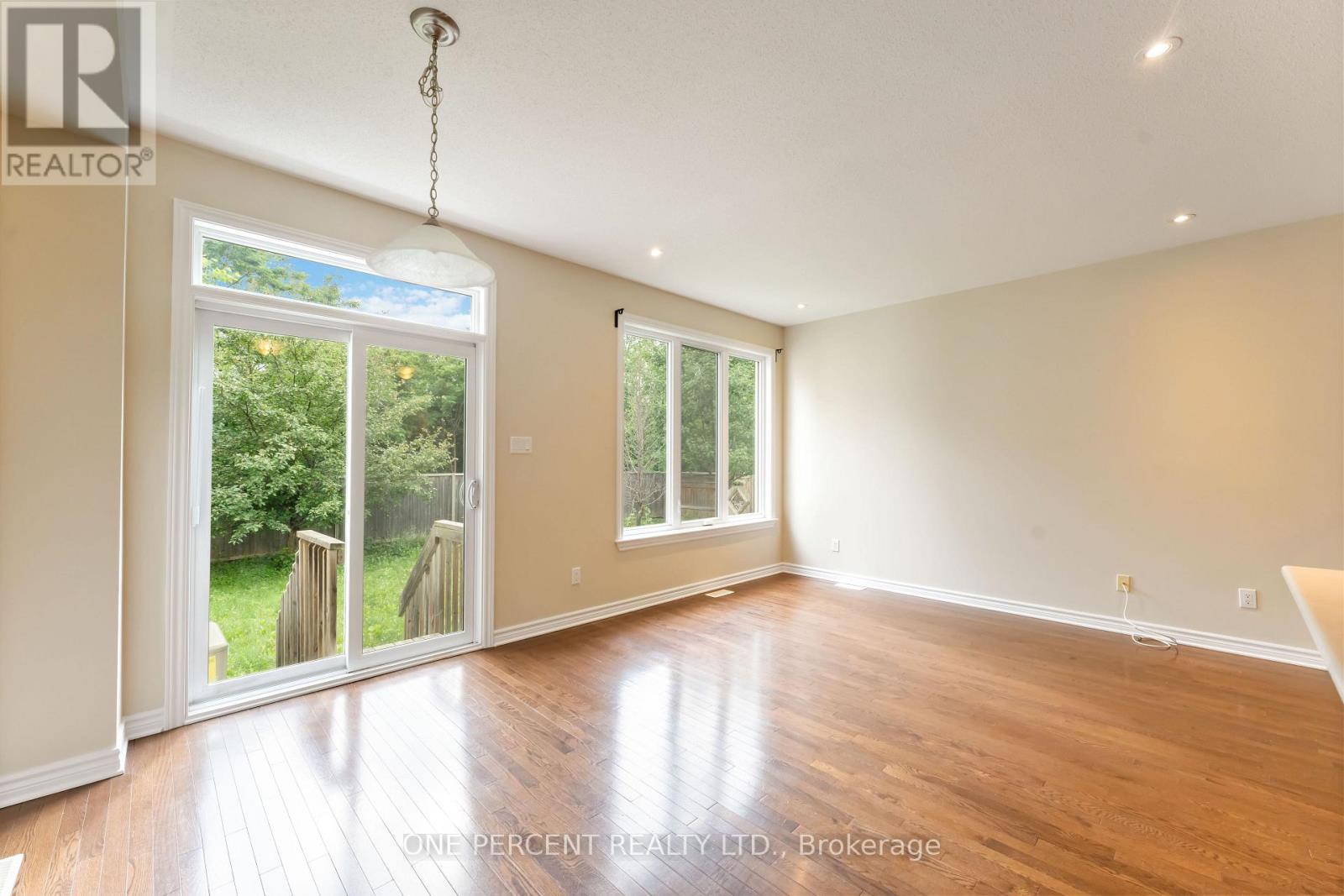 Photo 11 of 213 Via San Marino Street, Ottawa ON