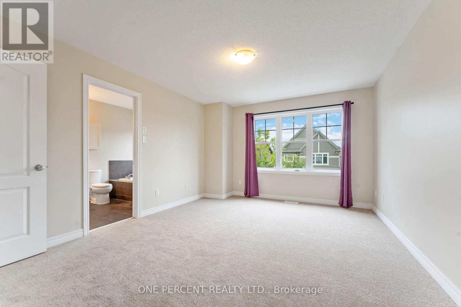 Photo 13 of 213 Via San Marino Street, Ottawa ON