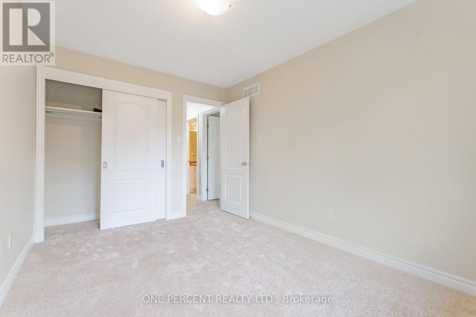 Photo 20 of 213 Via San Marino Street, Ottawa ON