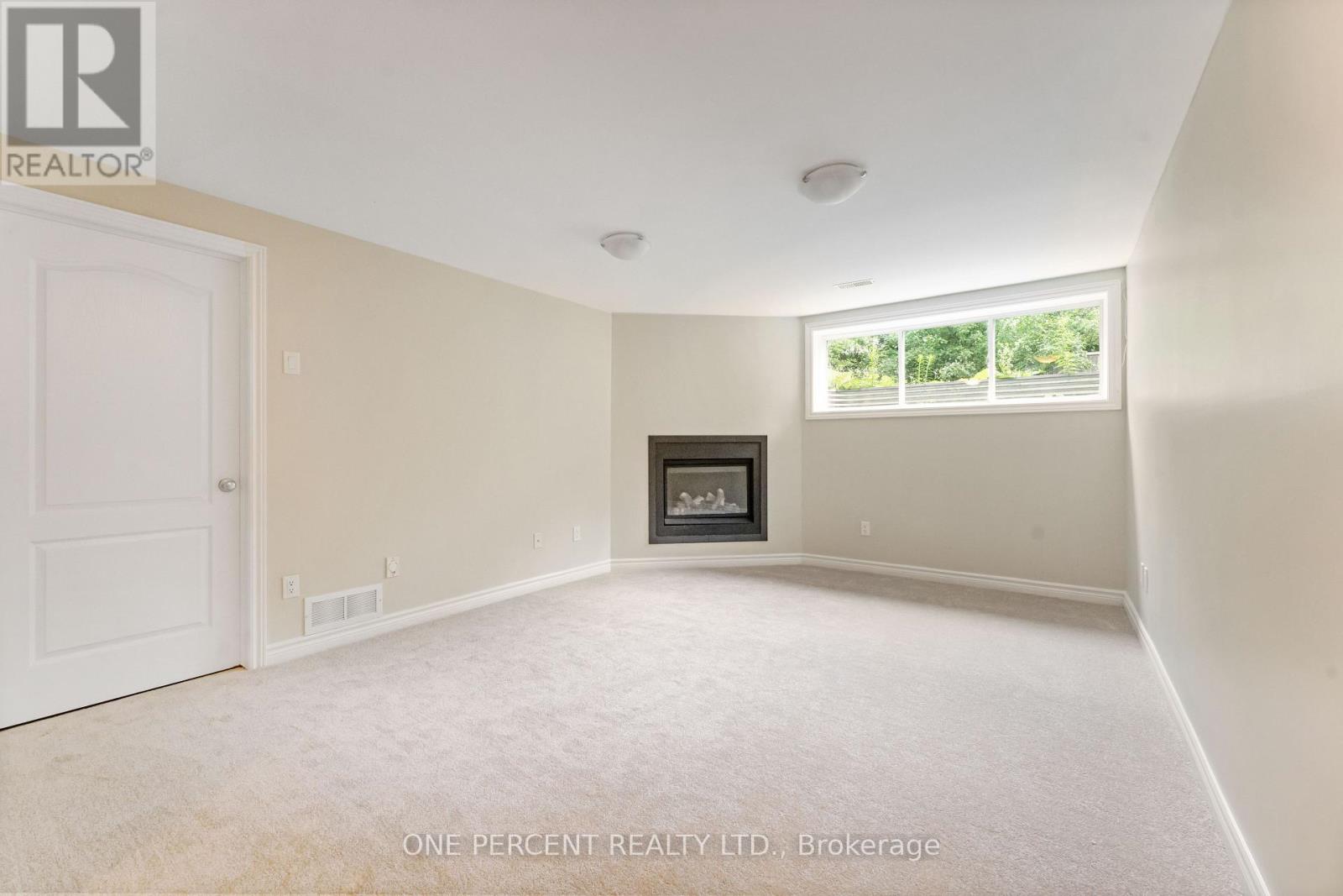 Photo 23 of 213 Via San Marino Street, Ottawa ON