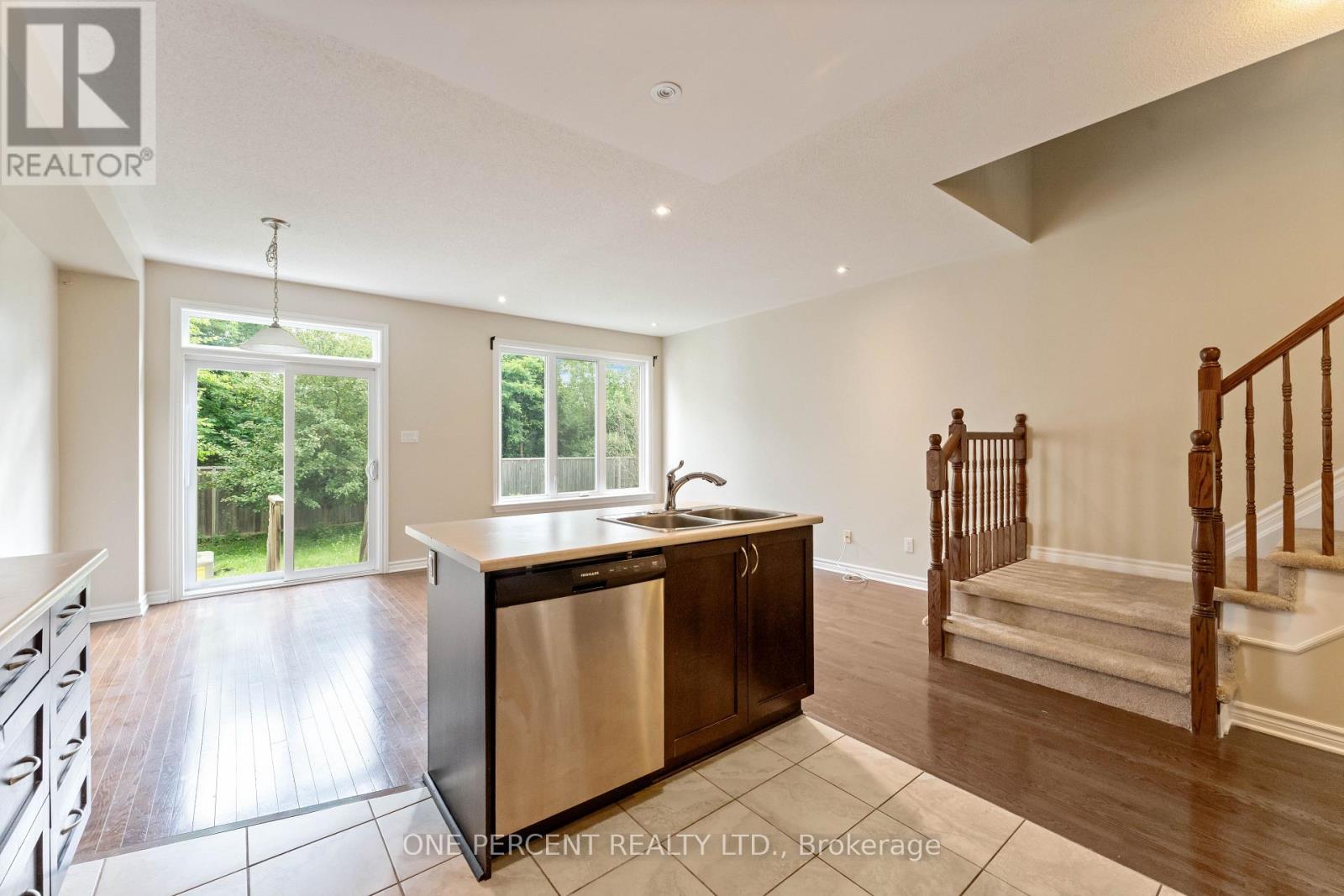 Photo 8 of 213 Via San Marino Street, Ottawa ON