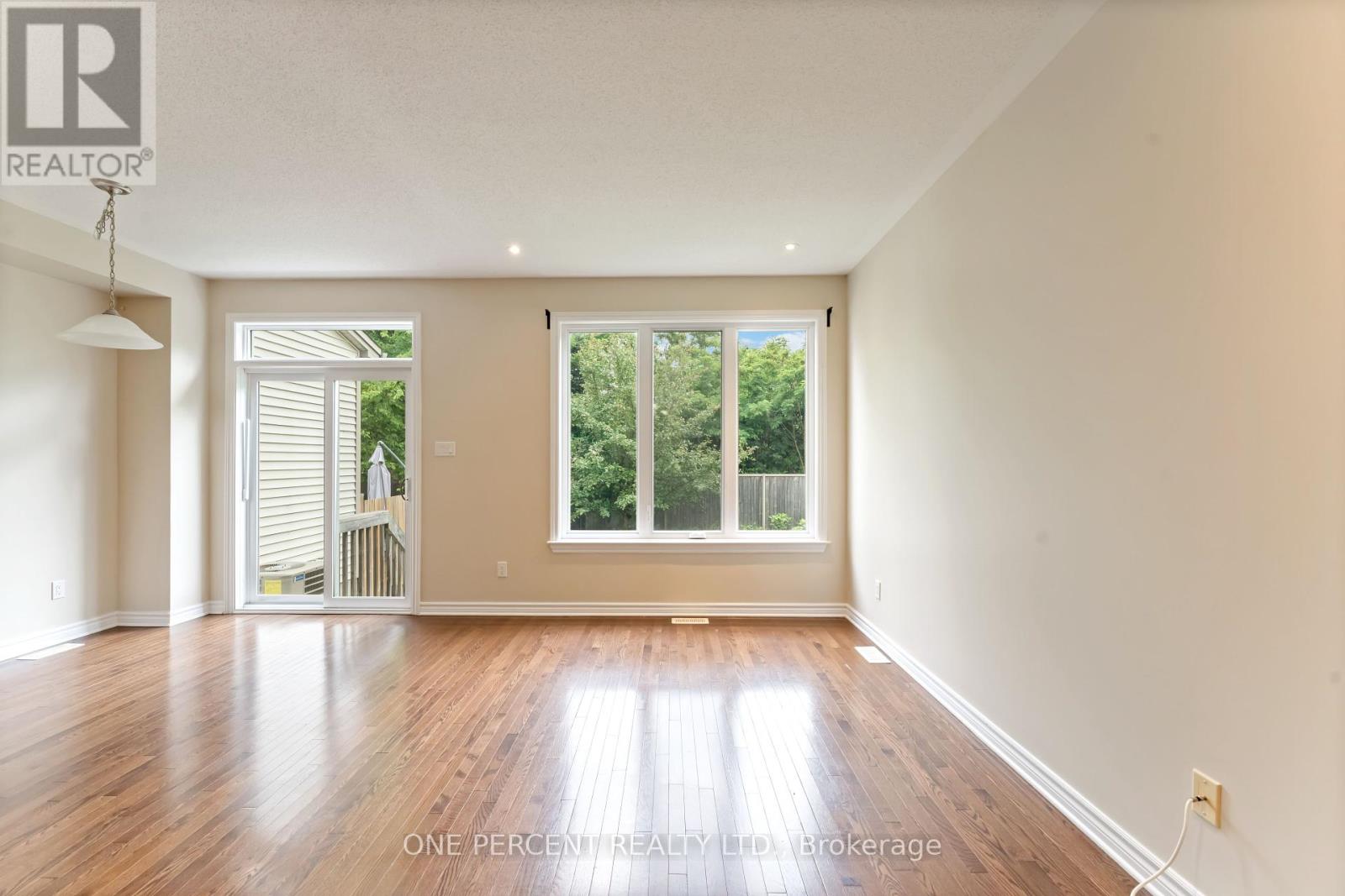 Photo 9 of 213 Via San Marino Street, Ottawa ON