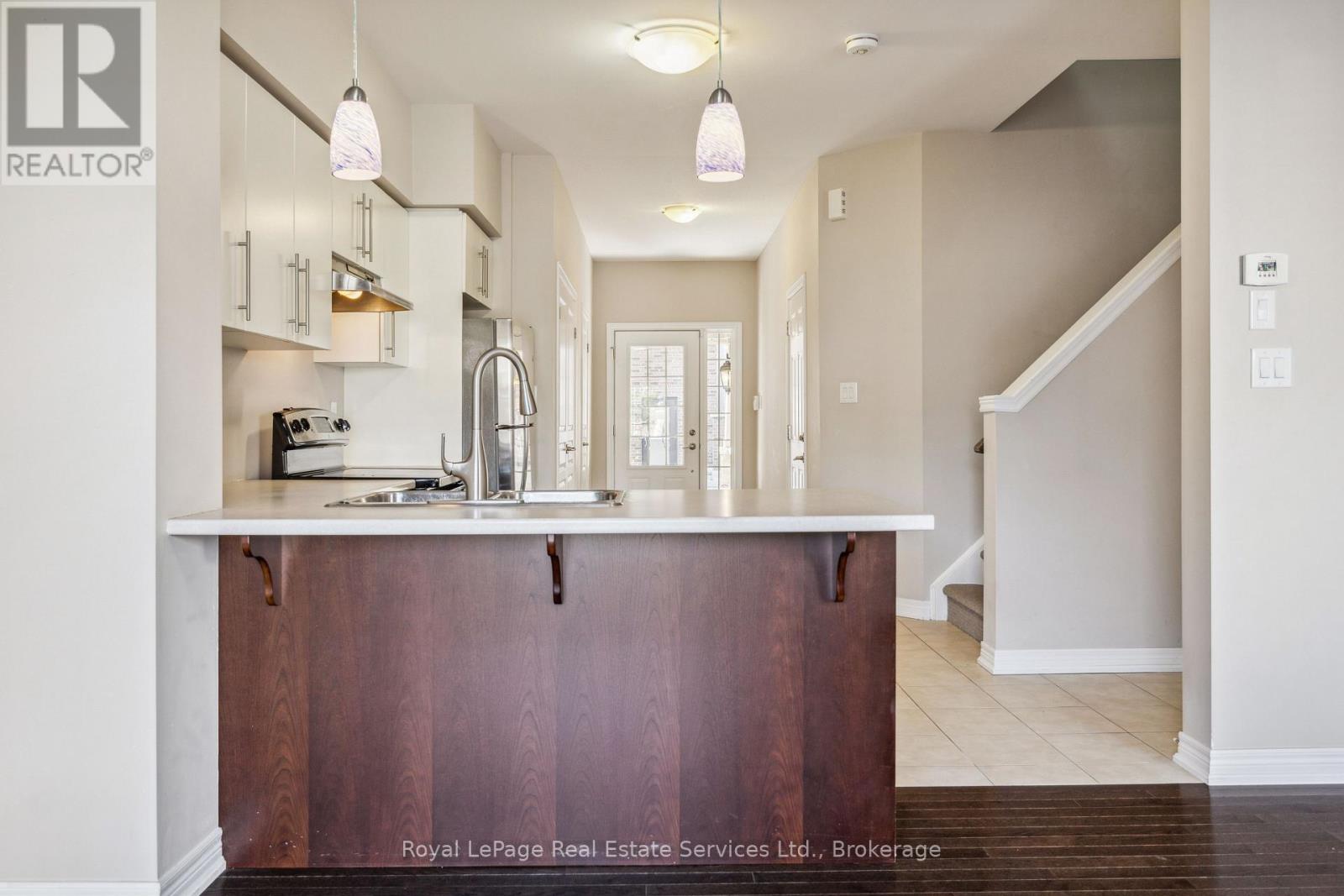 Photo 12 of 44 515 Winston Road, Grimsby ON