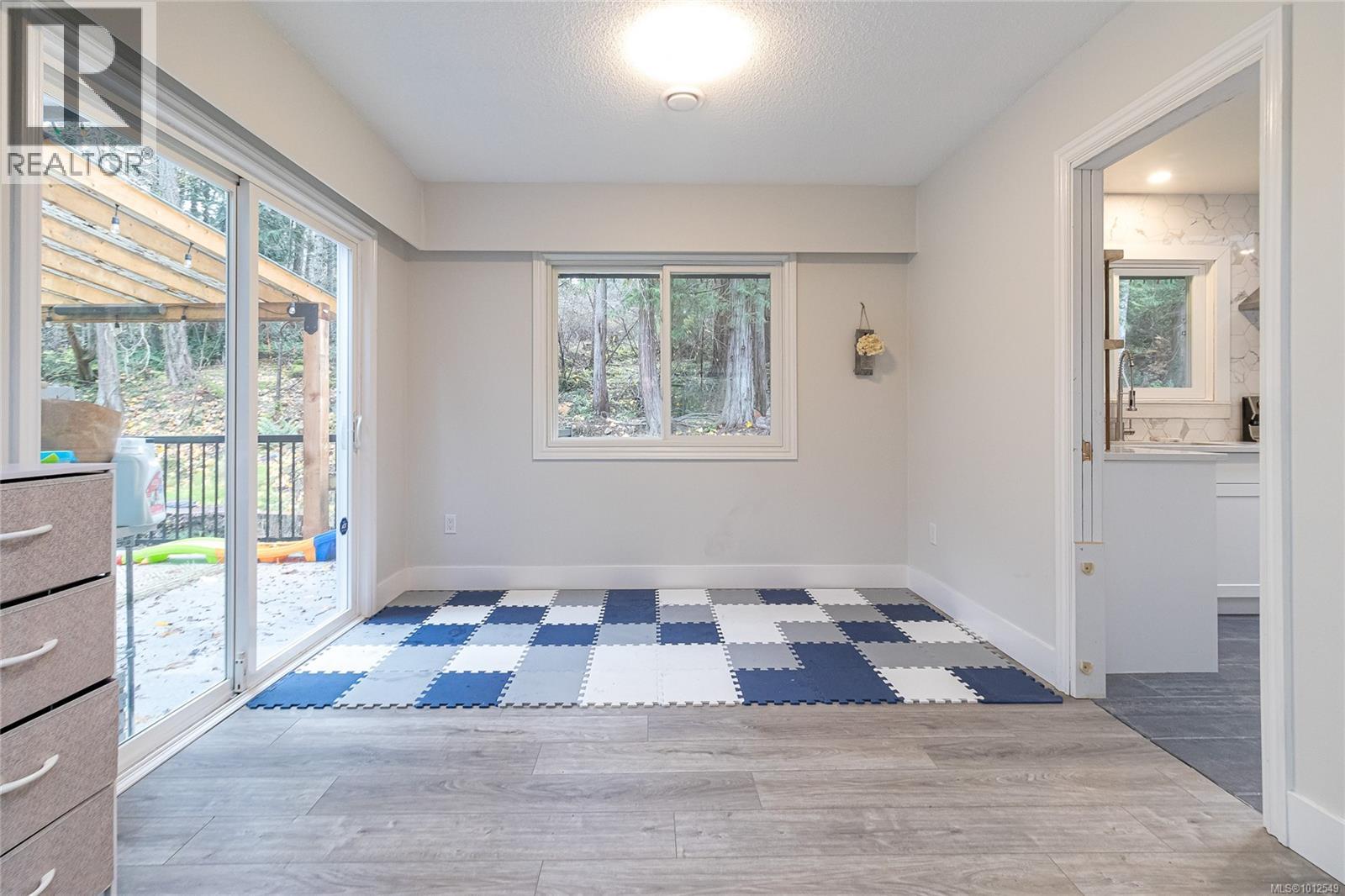  1077 Lands End Road, North Saanich